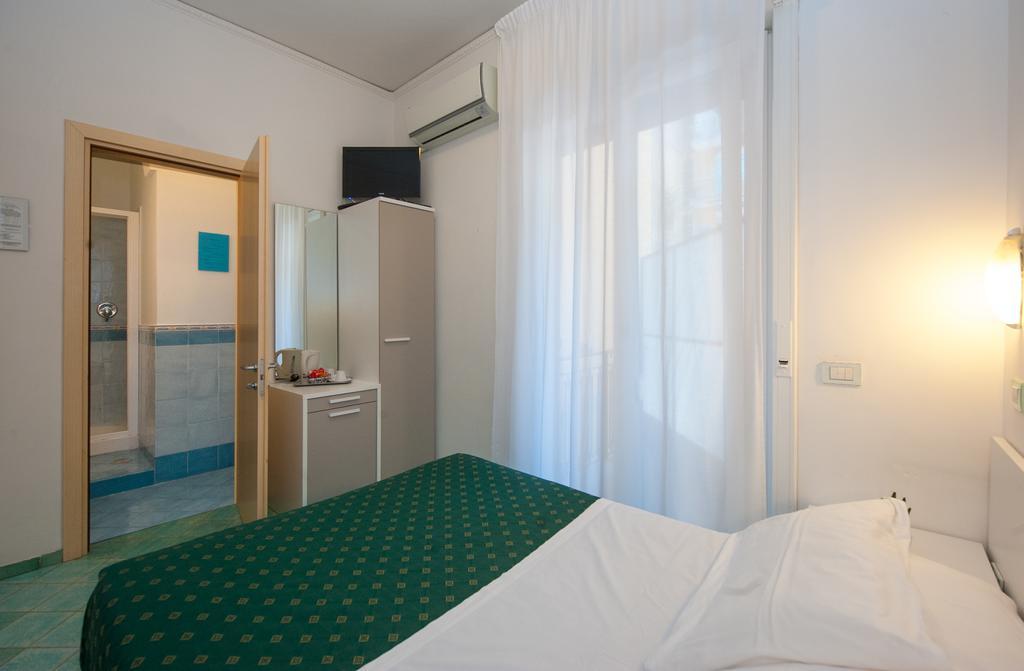 Hotel De Rosa Майори Стая снимка
